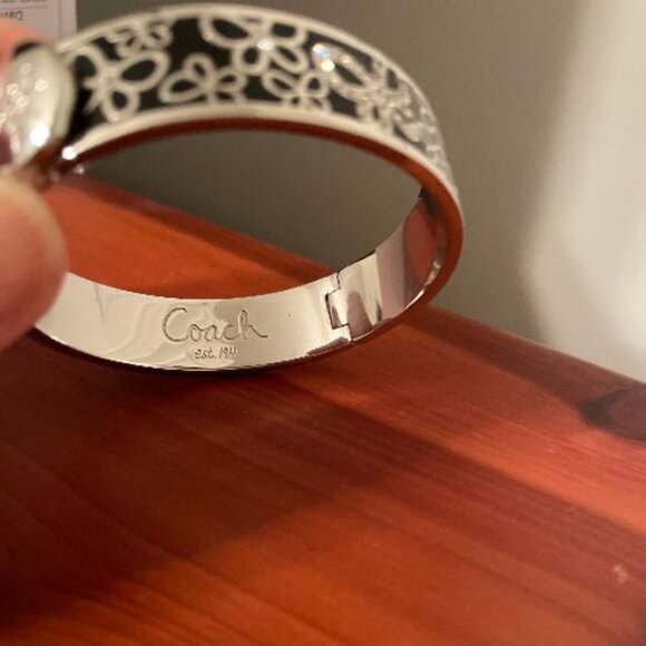 COACH BLACK AND SILVER BANGLE BOW BRACELET CLASP CLOSE RARE STYLE DISCOUNT SHIP - Picture 5 of 11